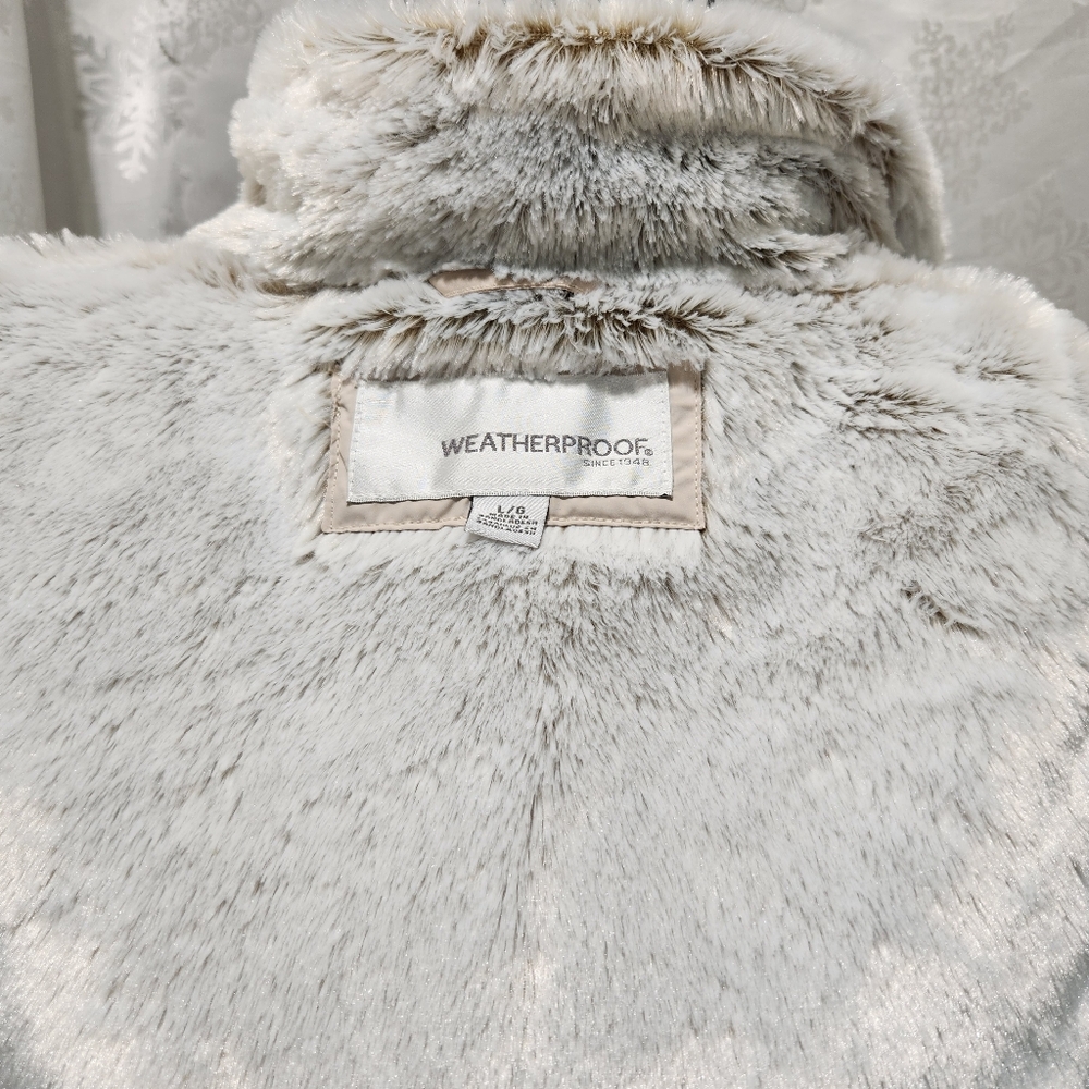 Weatherproof Quilted Bone-coloured  Beige Women's Faux Fur Lined Vest (L) - Picture 12 of 16